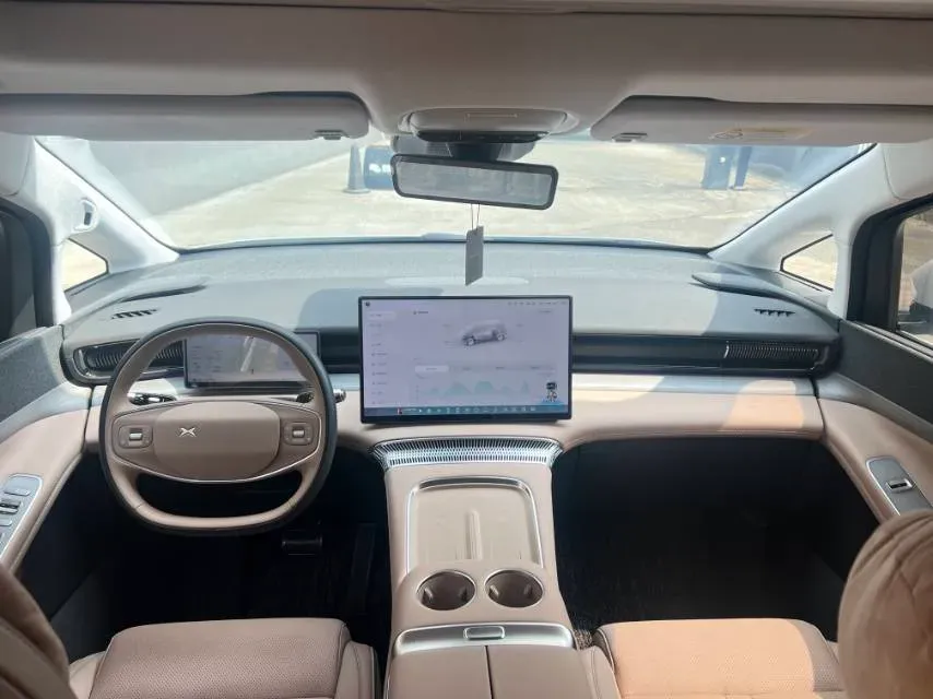 2024 Xpeng X9 BEV 84.5KWH,autocango,china used car exporter,china ev exporter,chinese used car exporter,chinese used ev exporter