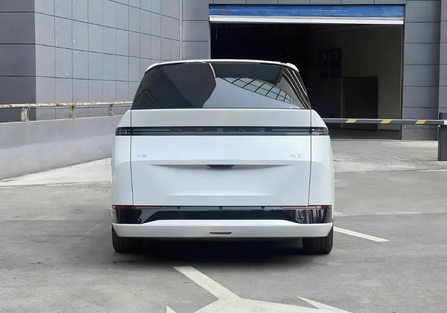 2024 Xpeng X9 BEV 84.5KWH,autocango,china used car exporter,china ev exporter,chinese used car exporter,chinese used ev exporter