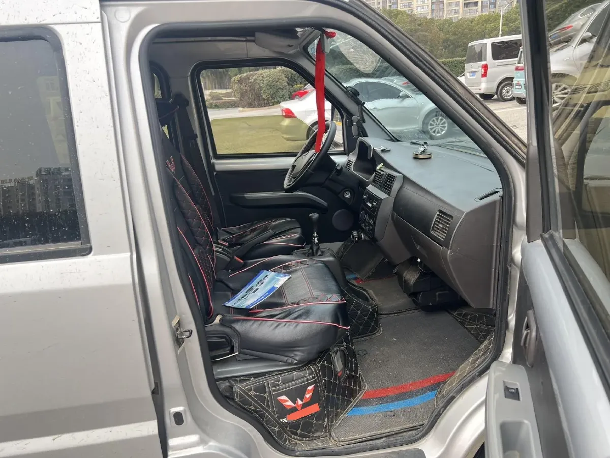 2023 WuLing RongGuang Mini Truck 1.5L 102HP L4 5MT,autocango,china used car exporter,china ev exporter,chinese used car exporter,chinese used ev exporter