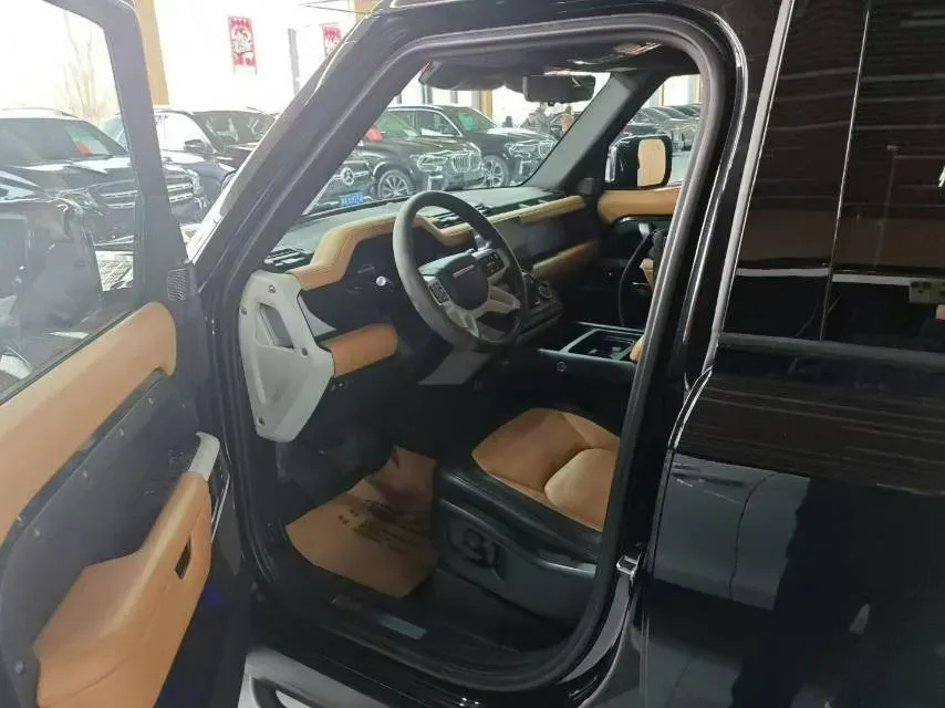 2024 Land Rover Defender 3.0T 400HP L6 8AT,autocango,china used car exporter,china ev exporter,chinese used car exporter,chinese used ev exporter