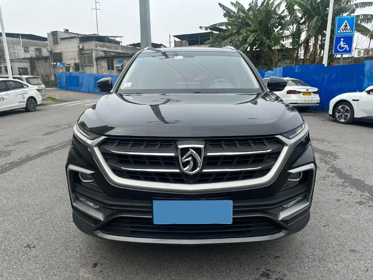 2018 BaoJun 530 1.5T 150HP L4 6MT,autocango,china used car exporter,china ev exporter,chinese used car exporter,chinese used ev exporter