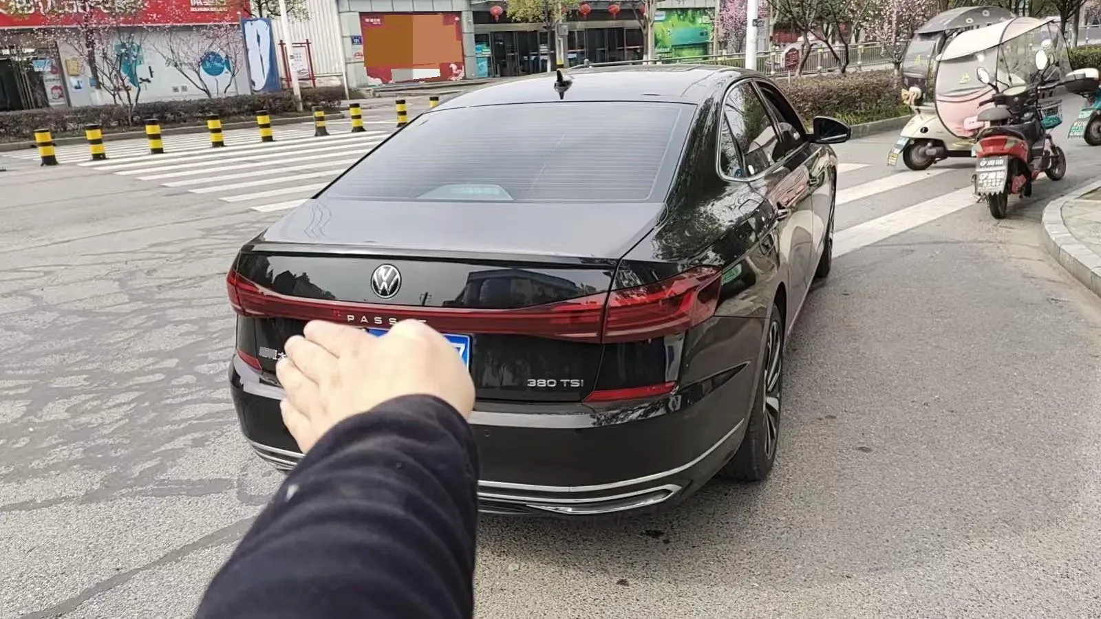 2024 Volkswagen Passat 2.0T 220HP L4 7DCT,autocango,china used car exporter,china ev exporter,chinese used car exporter,chinese used ev exporter
