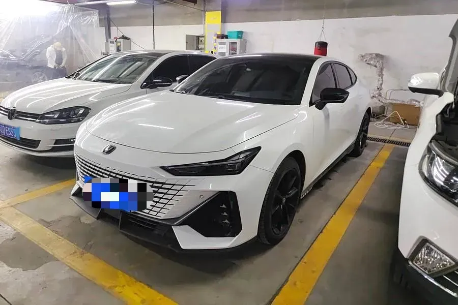2023 ChangAn UNI-V 1.5T 188HP L4 7DCT,autocango,china used car exporter,china ev exporter,chinese used car exporter,chinese used ev exporter