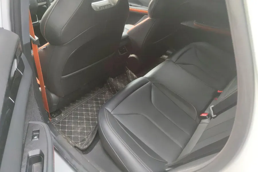 2023 ChangAn UNI-V 1.5T 188HP L4 7DCT,autocango,china used car exporter,china ev exporter,chinese used car exporter,chinese used ev exporter