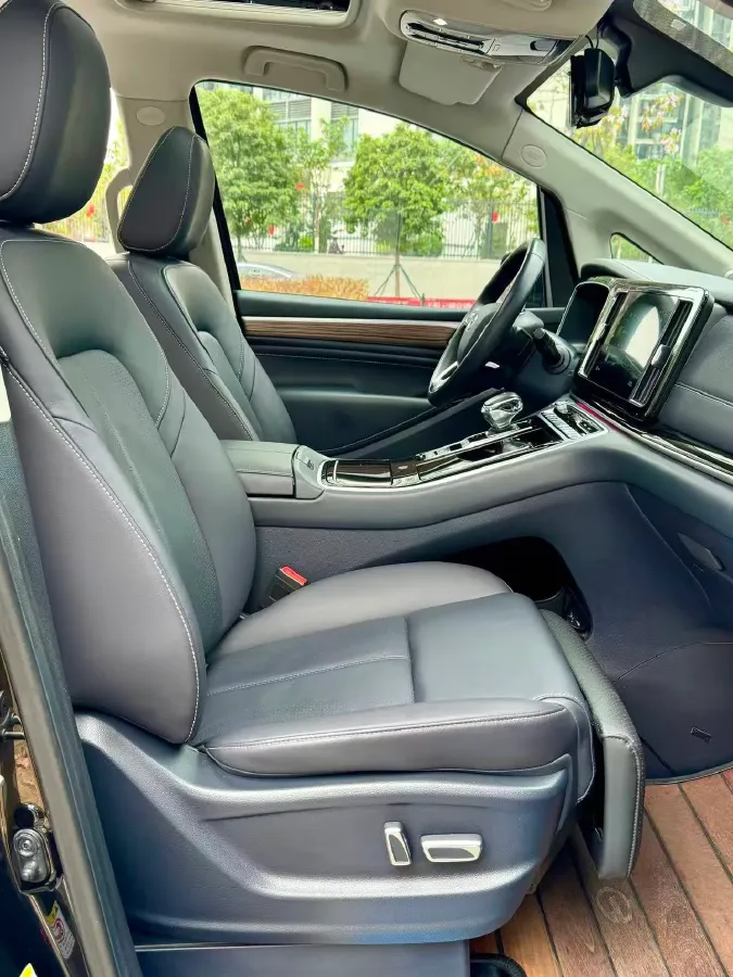 2021 GAC Trumpchi M8 2.0T 252HP L4 8AT,autocango,china used car exporter,china ev exporter,chinese used car exporter,chinese used ev exporter