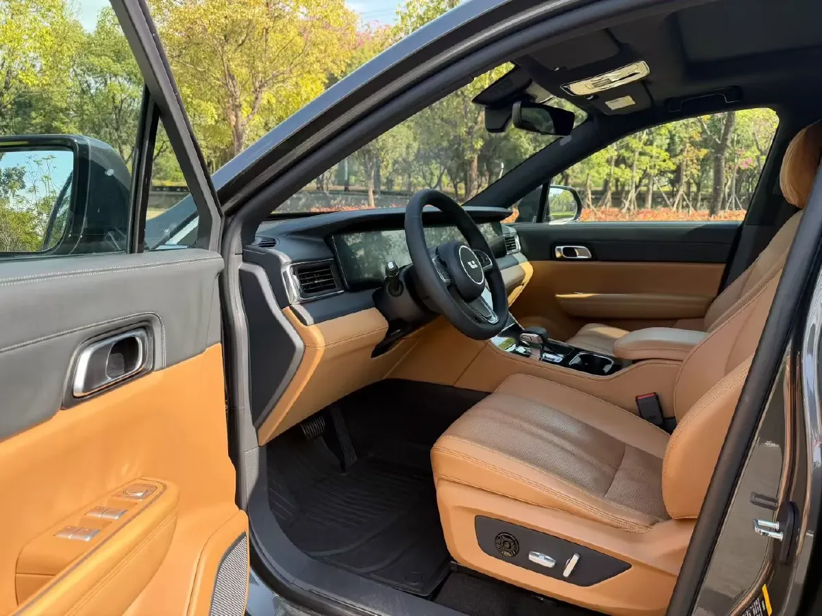 2020 Li ONE Range Extended 131HP REEV 40.5KWH,autocango,china used car exporter,china ev exporter,chinese used car exporter,chinese used ev exporter