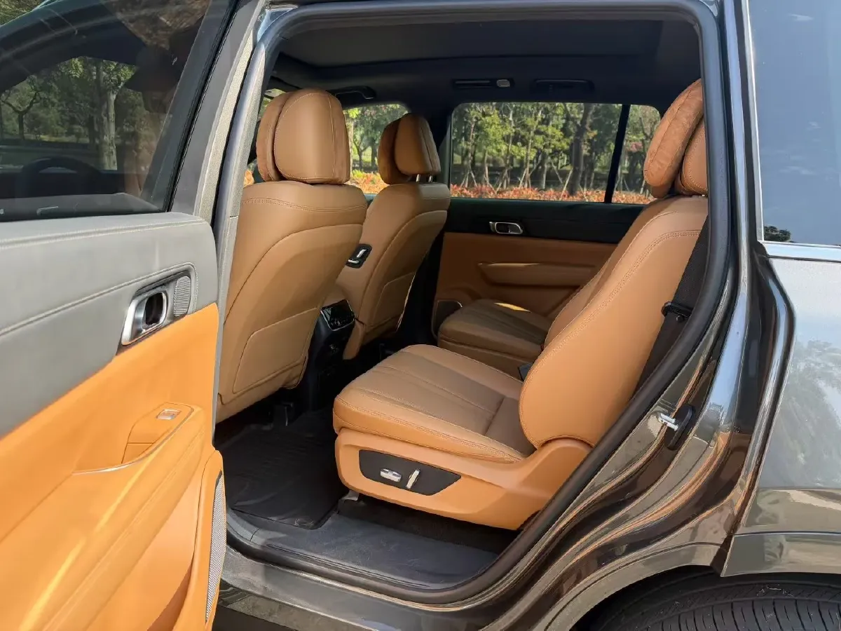 2020 Li ONE Range Extended 131HP REEV 40.5KWH,autocango,china used car exporter,china ev exporter,chinese used car exporter,chinese used ev exporter