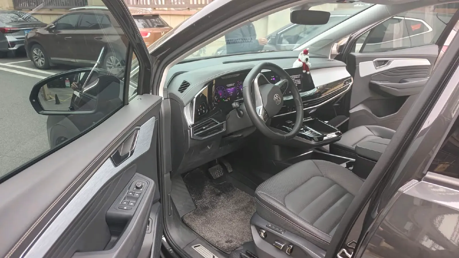 2024 Volkswagen Talagon 2.0T 220HP L4 7DCT,autocango,china used car exporter,china ev exporter,chinese used car exporter,chinese used ev exporter