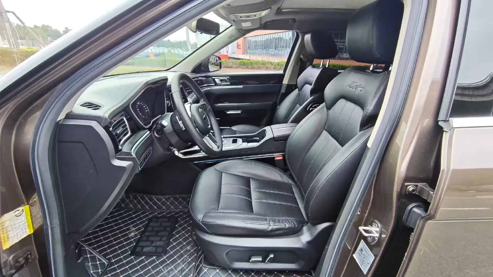 2017 Zotye T700 1.8T 177HP L4 6DCT,autocango,china used car exporter,china ev exporter,chinese used car exporter,chinese used ev exporter