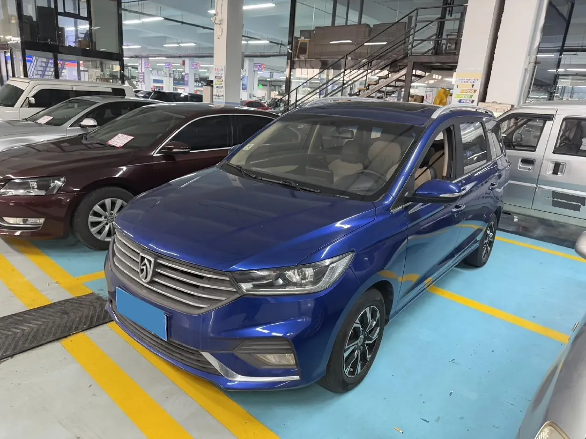 2018 BaoJun 530 1.5T 150HP L4 6MT,autocango,china used car exporter,china ev exporter,chinese used car exporter,chinese used ev exporter