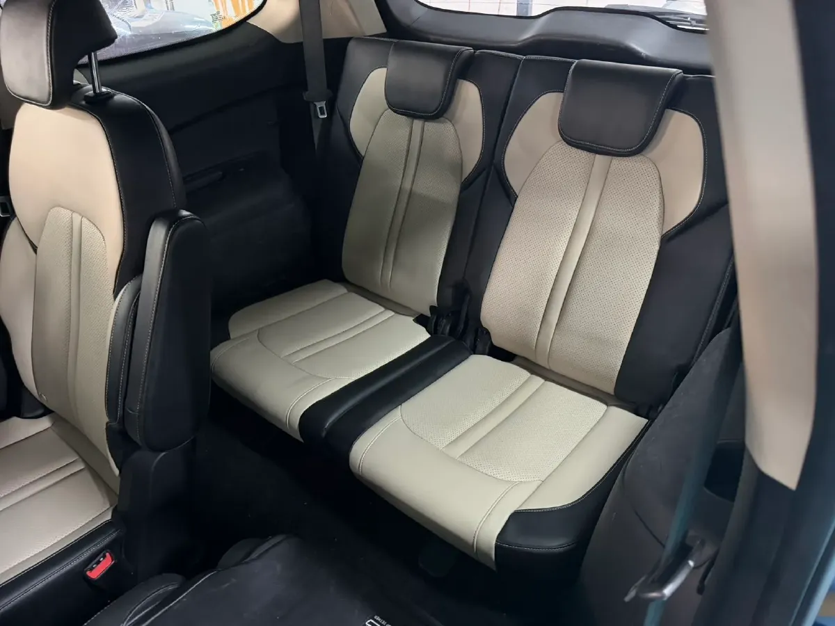 2018 BaoJun 530 1.5T 150HP L4 6MT,autocango,china used car exporter,china ev exporter,chinese used car exporter,chinese used ev exporter