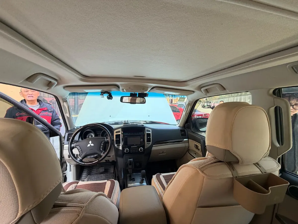 2018 Mitsubishi Pajero 3.0L 174HP V6 5AT,autocango,china used car exporter,china ev exporter,chinese used car exporter,chinese used ev exporter