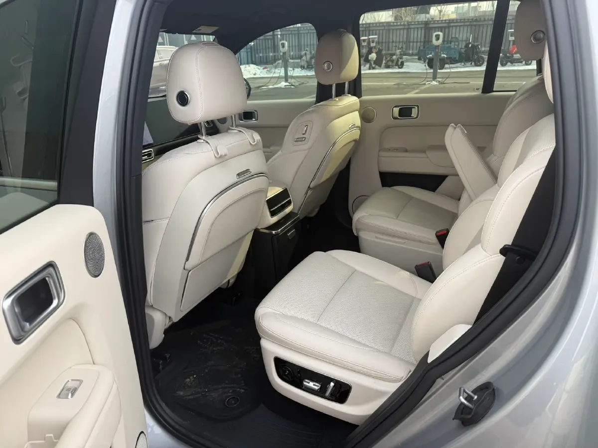 2023 Li L7 Range Extended 154HP REEV 40.9KWH,autocango,china used car exporter,china ev exporter,chinese used car exporter,chinese used ev exporter