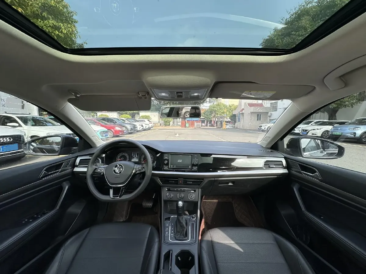 2018 Landwind XiaoYao 1.5T 163HP L4 CVT,autocango,china used car exporter,china ev exporter,chinese used car exporter,chinese used ev exporter