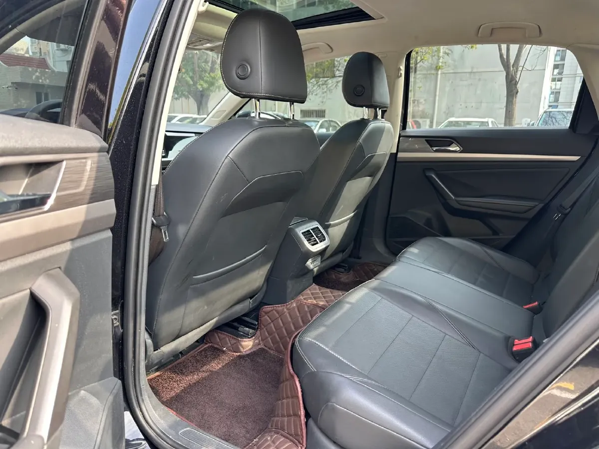 2018 Landwind XiaoYao 1.5T 163HP L4 CVT,autocango,china used car exporter,china ev exporter,chinese used car exporter,chinese used ev exporter