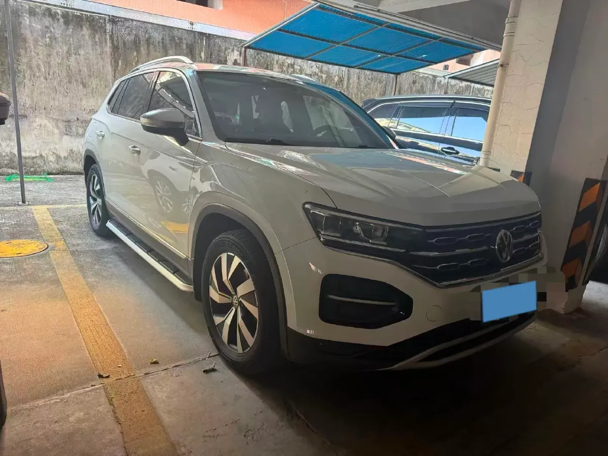 2019 Jeep Cherokee 2.0T 234HP L4 9AT,autocango,china used car exporter,china ev exporter,chinese used car exporter,chinese used ev exporter
