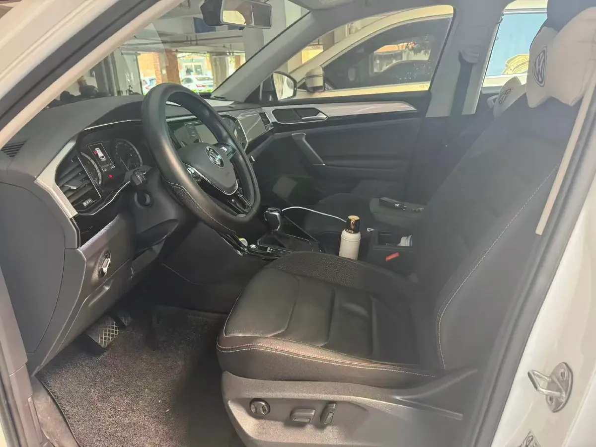 2019 Jeep Cherokee 2.0T 234HP L4 9AT,autocango,china used car exporter,china ev exporter,chinese used car exporter,chinese used ev exporter