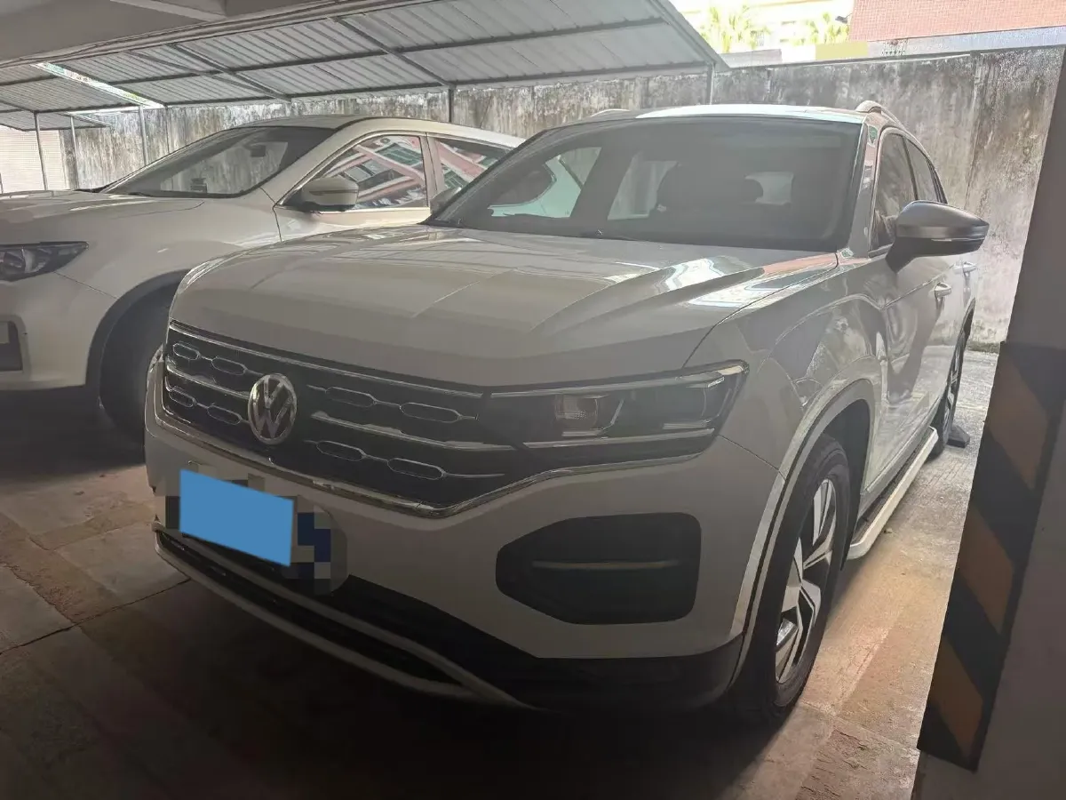 2019 Jeep Cherokee 2.0T 234HP L4 9AT,autocango,china used car exporter,china ev exporter,chinese used car exporter,chinese used ev exporter