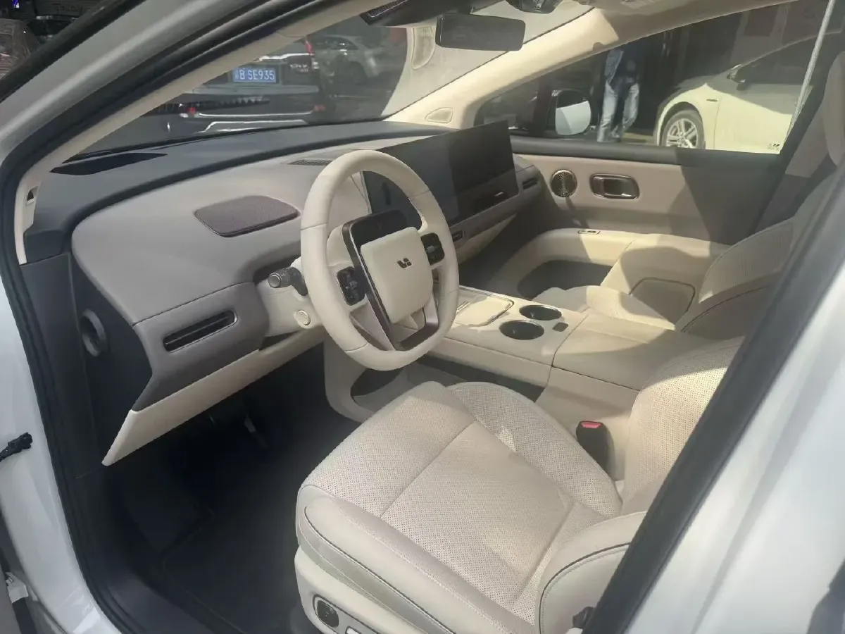 2025 Li i8 BEV,autocango,china used car exporter,china ev exporter,chinese used car exporter,chinese used ev exporter