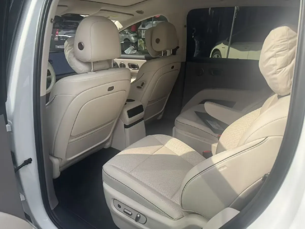 2025 Li i8 BEV,autocango,china used car exporter,china ev exporter,chinese used car exporter,chinese used ev exporter