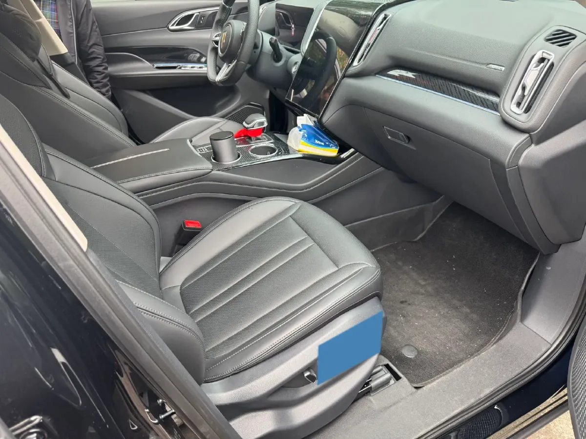 2024 HongQi HS3 1.5T 169HP L4 7DCT,autocango,china used car exporter,china ev exporter,chinese used car exporter,chinese used ev exporter