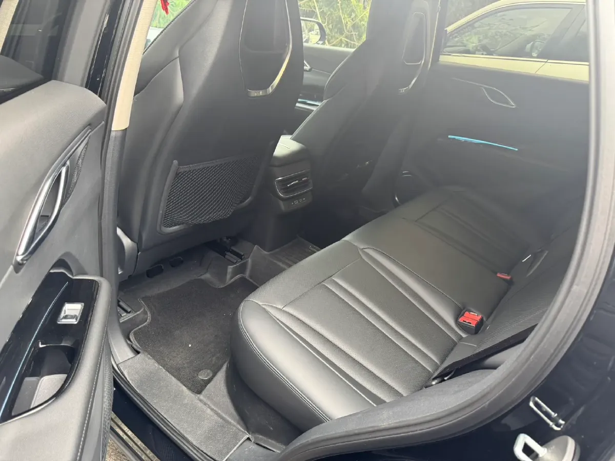 2024 HongQi HS3 1.5T 169HP L4 7DCT,autocango,china used car exporter,china ev exporter,chinese used car exporter,chinese used ev exporter