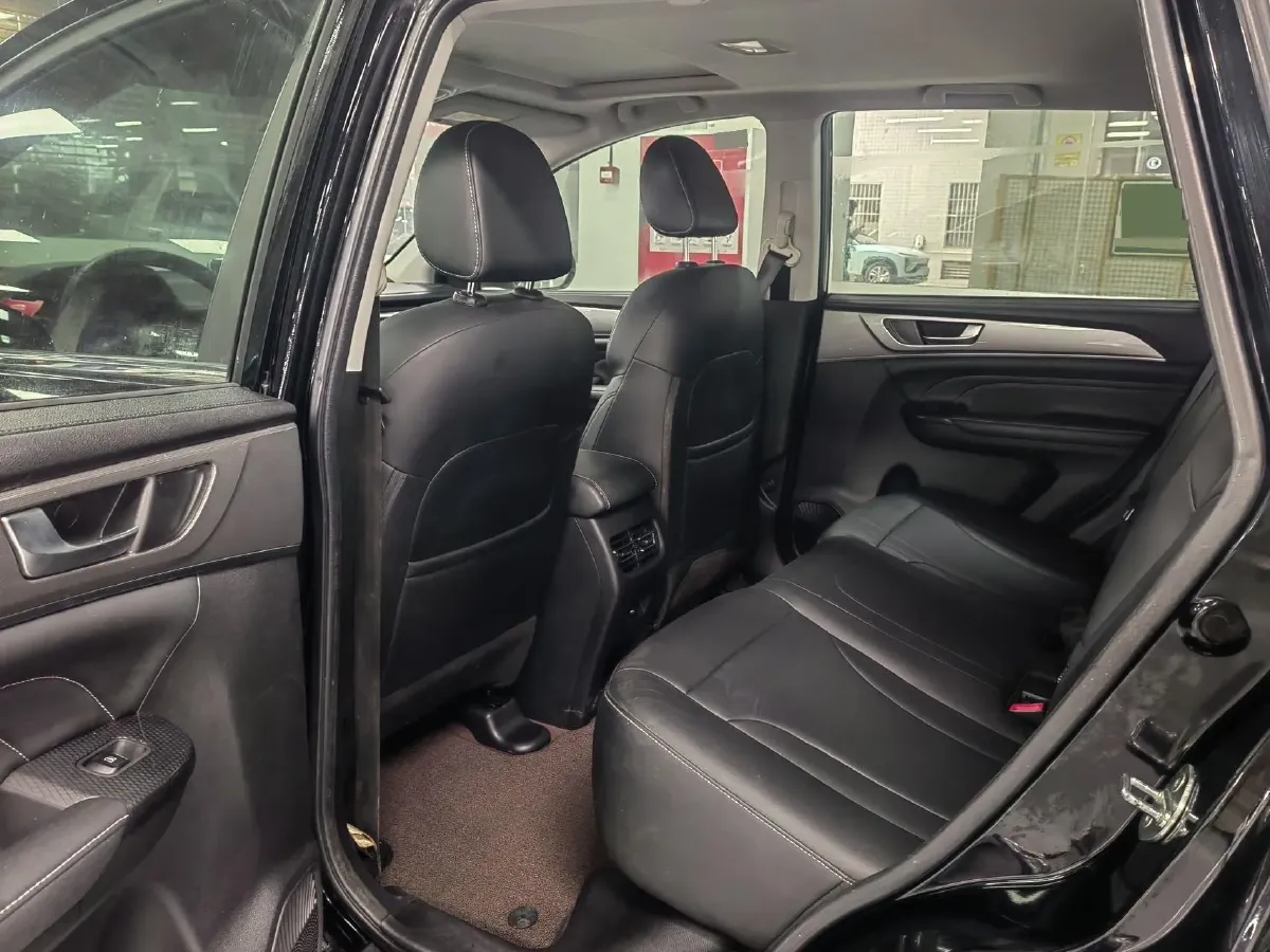 2021 Haval M6 1.5T 150HP L4 7DCT,autocango,china used car exporter,china ev exporter,chinese used car exporter,chinese used ev exporter