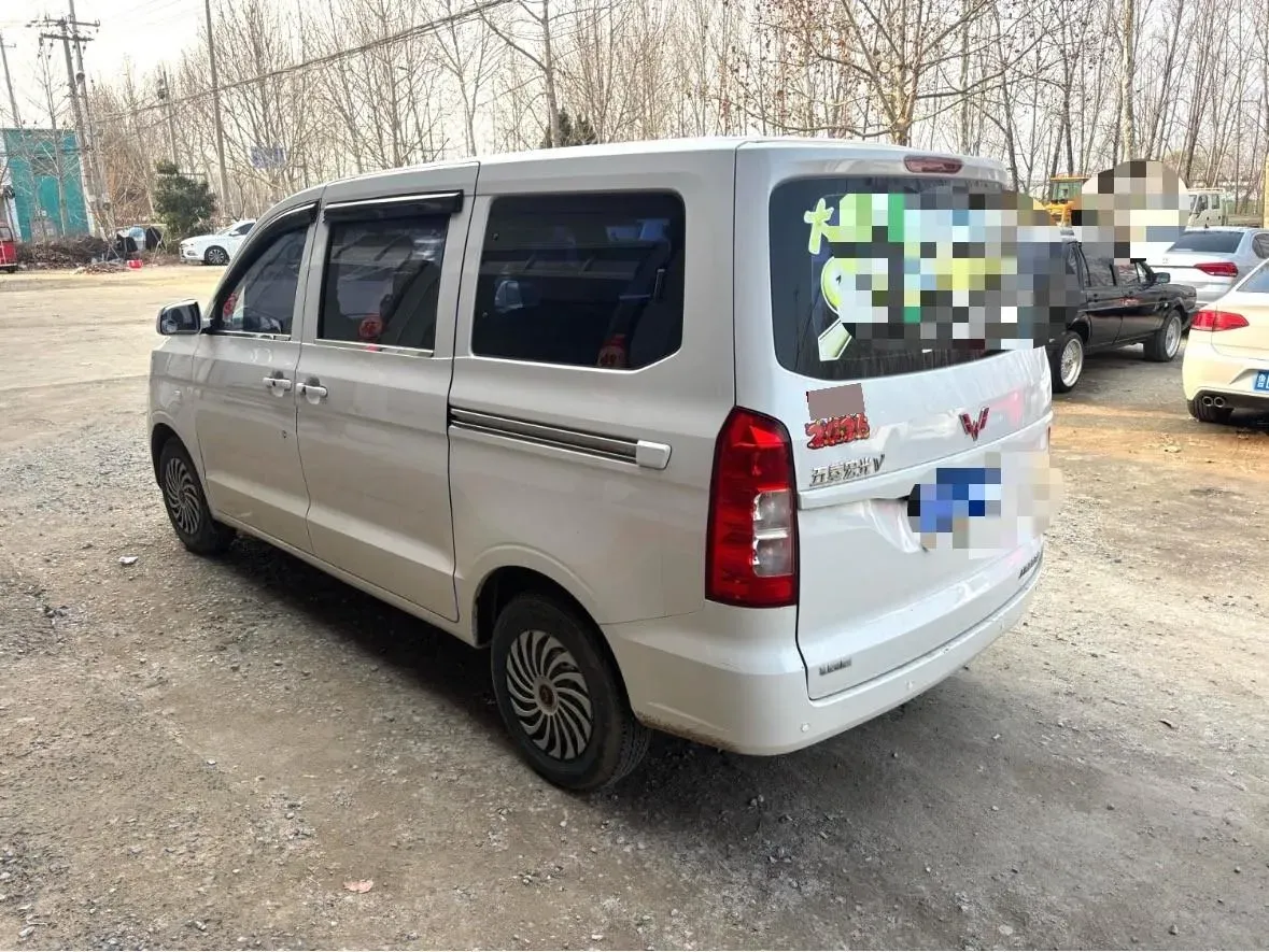 2019 WuLing RongGuang V 1.5L 99HP L4 6MT,autocango,china used car exporter,china ev exporter,chinese used car exporter,chinese used ev exporter