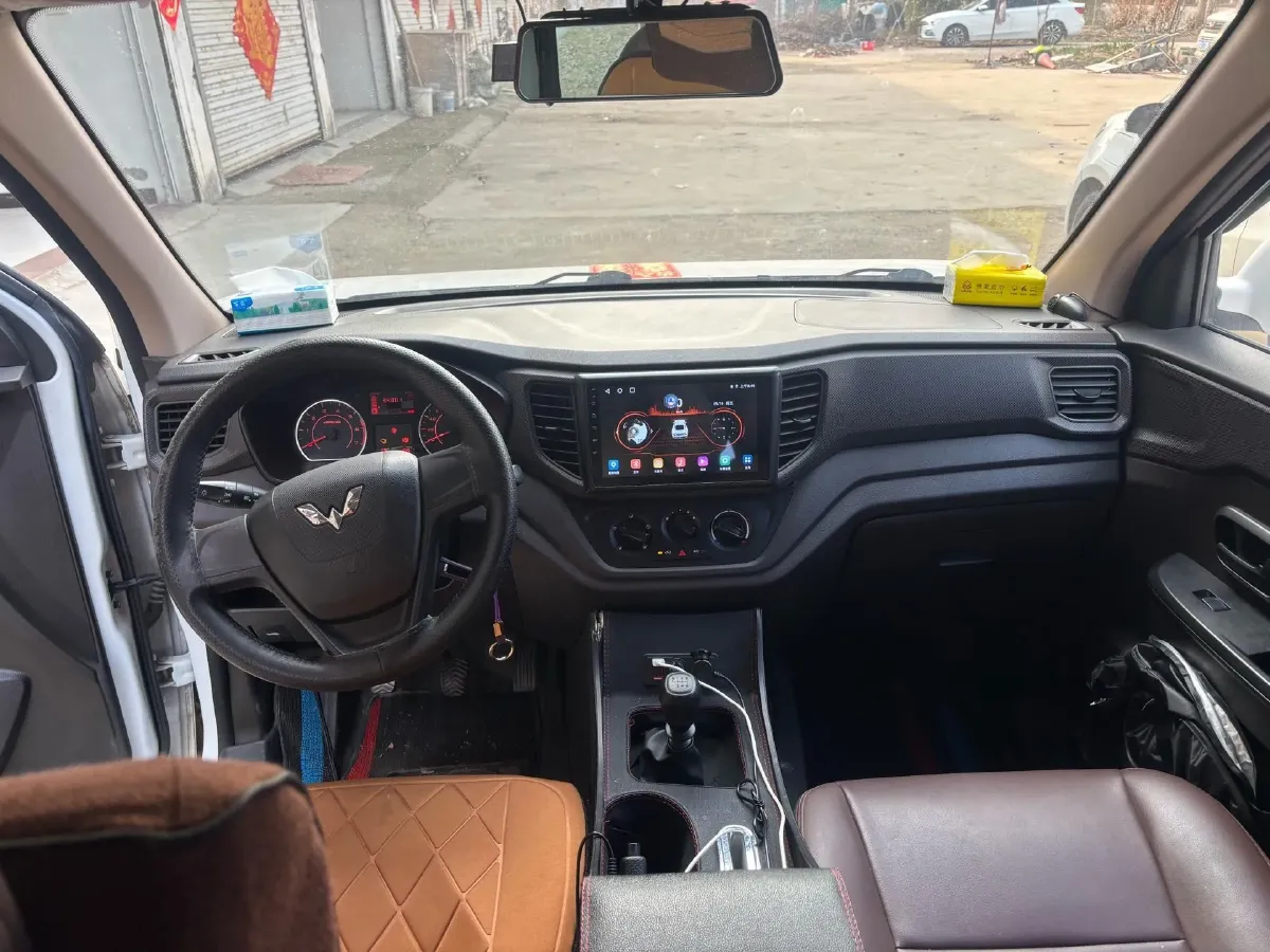 2019 WuLing RongGuang V 1.5L 99HP L4 6MT,autocango,china used car exporter,china ev exporter,chinese used car exporter,chinese used ev exporter