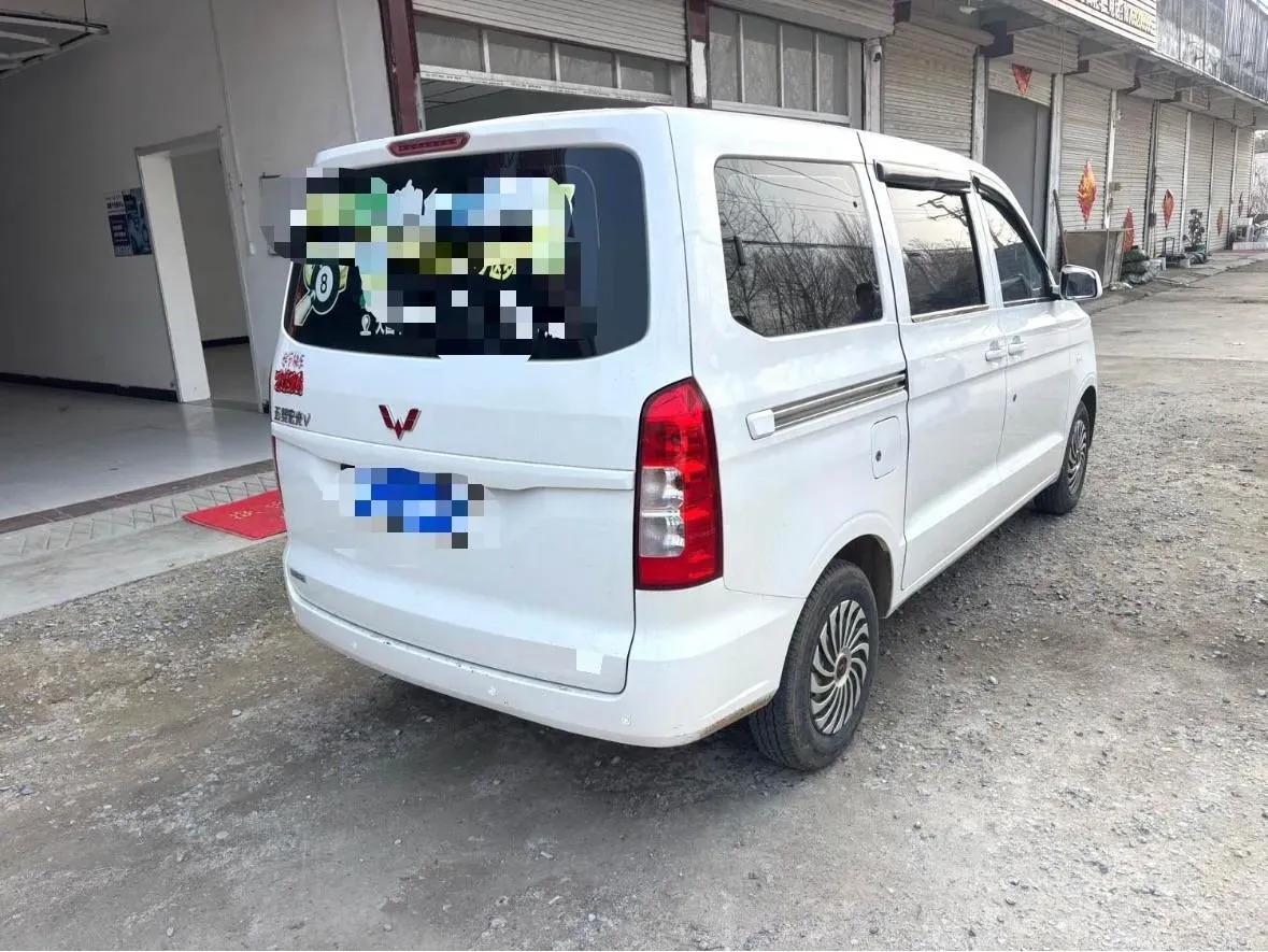 2019 WuLing RongGuang V 1.5L 99HP L4 6MT,autocango,china used car exporter,china ev exporter,chinese used car exporter,chinese used ev exporter