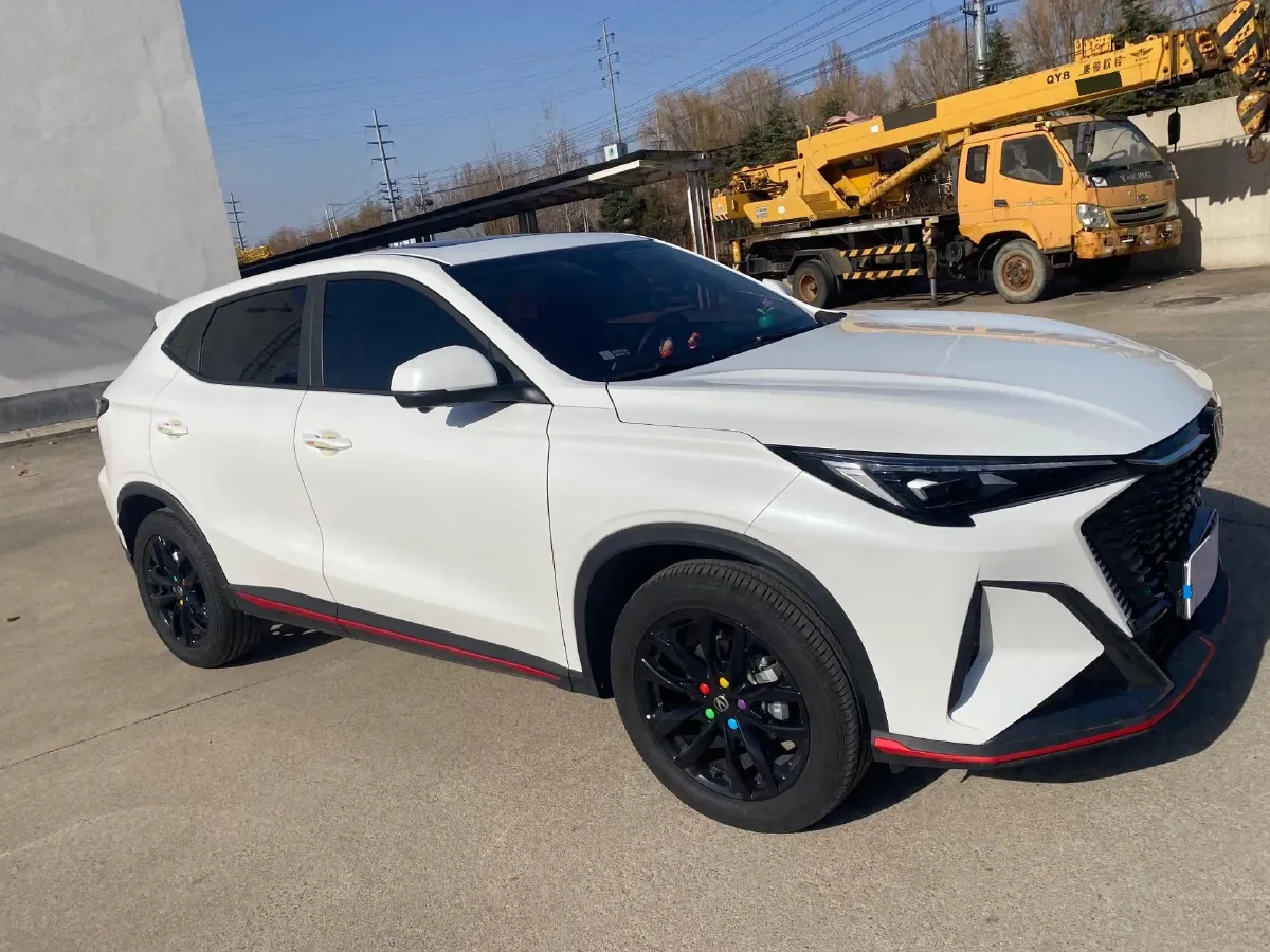 2024 ChangAn X5 PLUS 1.5T 188HP L4 7DCT,autocango,china used car exporter,china ev exporter,chinese used car exporter,chinese used ev exporter