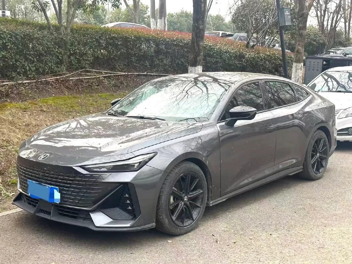 2023 ChangAn UNI-V 1.5T 188HP L4 7DCT,autocango,china used car exporter,china ev exporter,chinese used car exporter,chinese used ev exporter