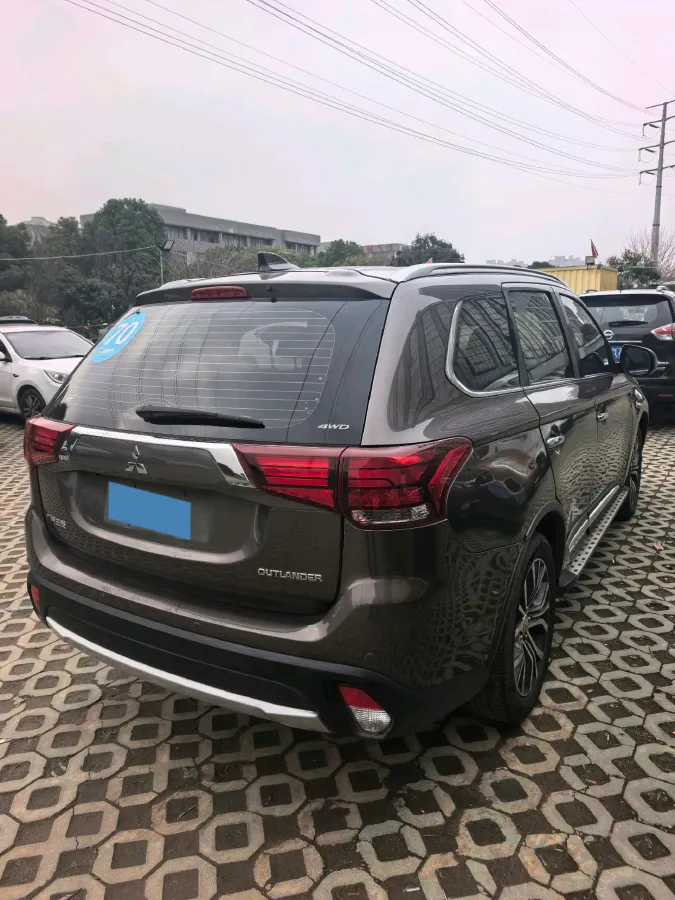 2018 Mitsubishi Outlander 2.4L 192HP L4 CVT,autocango,china used car exporter,china ev exporter,chinese used car exporter,chinese used ev exporter