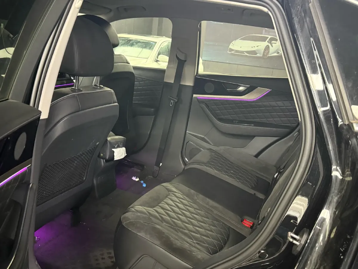 2022 HongQi HS5 2.0T 224HP L4 6AT,autocango,china used car exporter,china ev exporter,chinese used car exporter,chinese used ev exporter