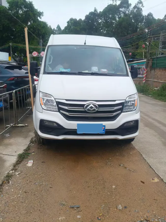 2024 MAXUS XinTu V80 2.0T 147HP L4 6MT,autocango,china used car exporter,china ev exporter,chinese used car exporter,chinese used ev exporter