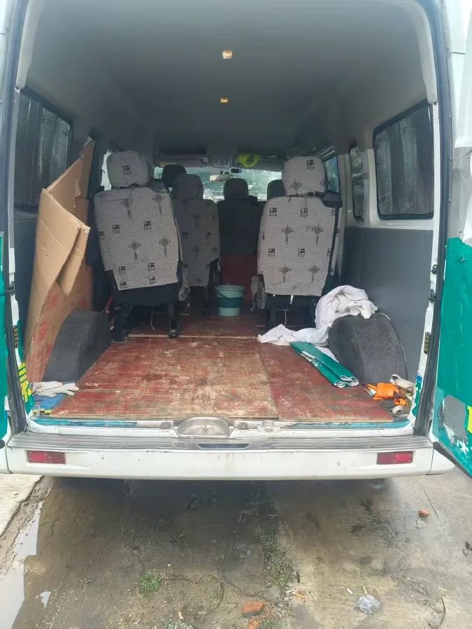 2024 MAXUS XinTu V80 2.0T 147HP L4 6MT,autocango,china used car exporter,china ev exporter,chinese used car exporter,chinese used ev exporter