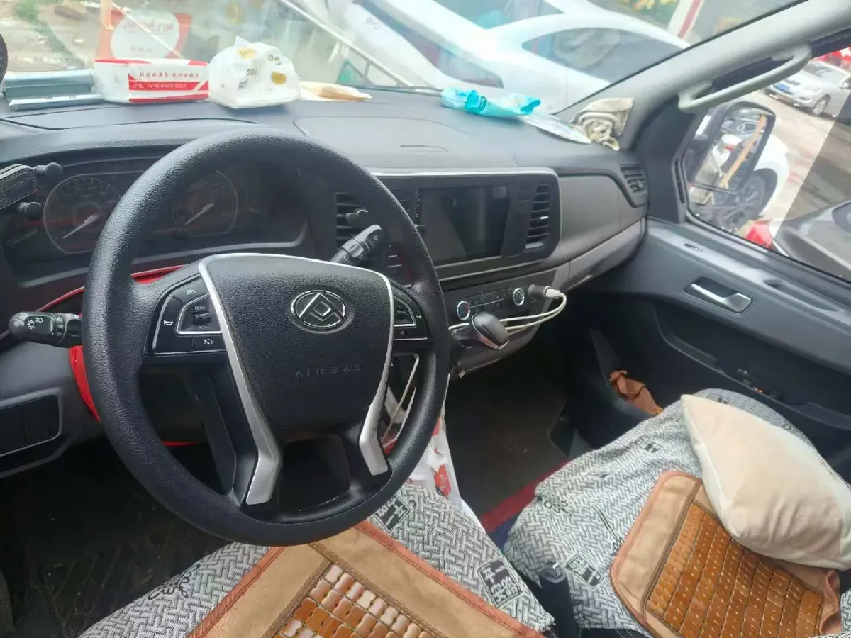 2024 MAXUS XinTu V80 2.0T 147HP L4 6MT,autocango,china used car exporter,china ev exporter,chinese used car exporter,chinese used ev exporter