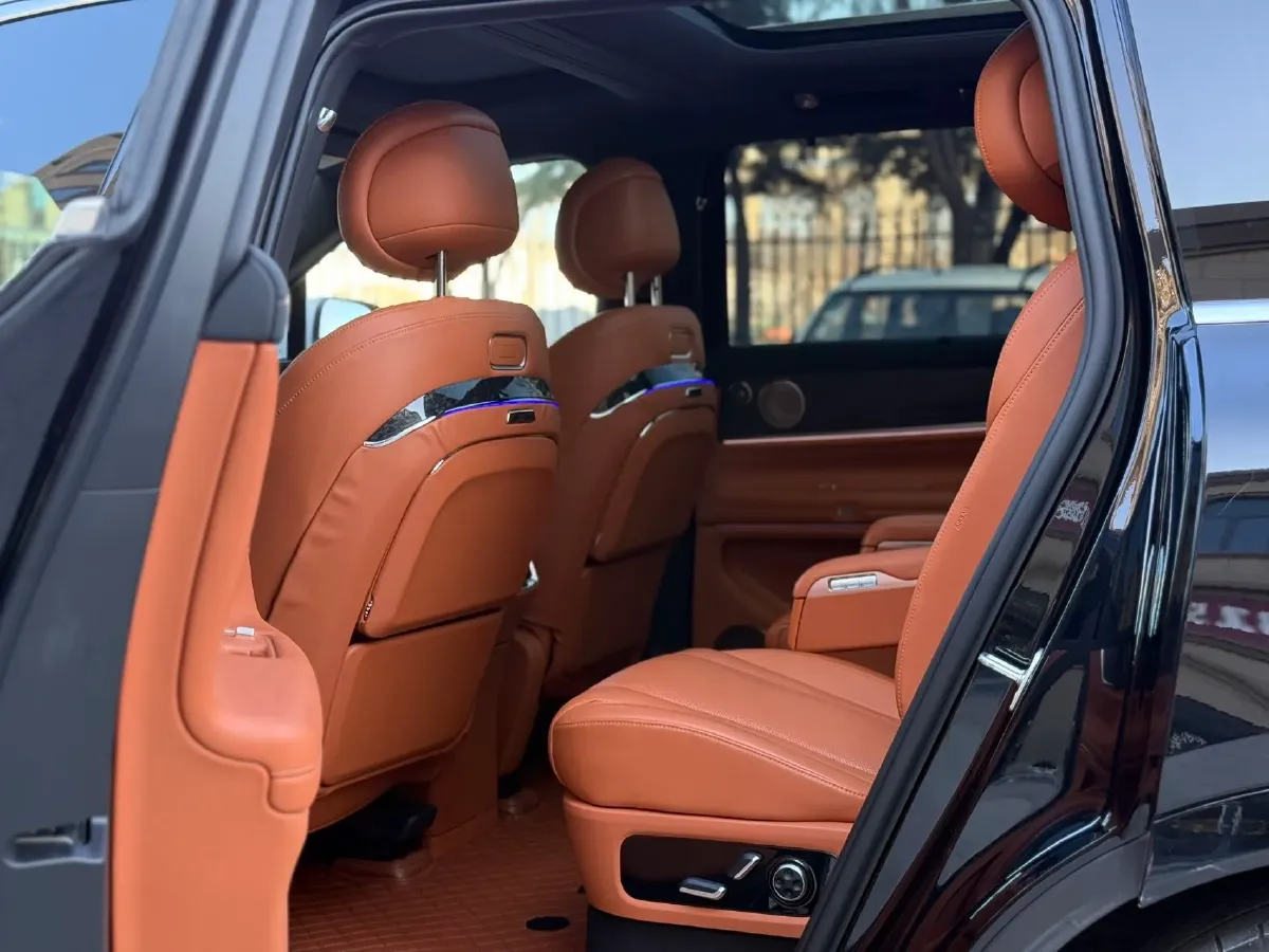 2024 AITO AITO M9 1.5T 152HP L4 REEV 42KWH,autocango,china used car exporter,china ev exporter,chinese used car exporter,chinese used ev exporter