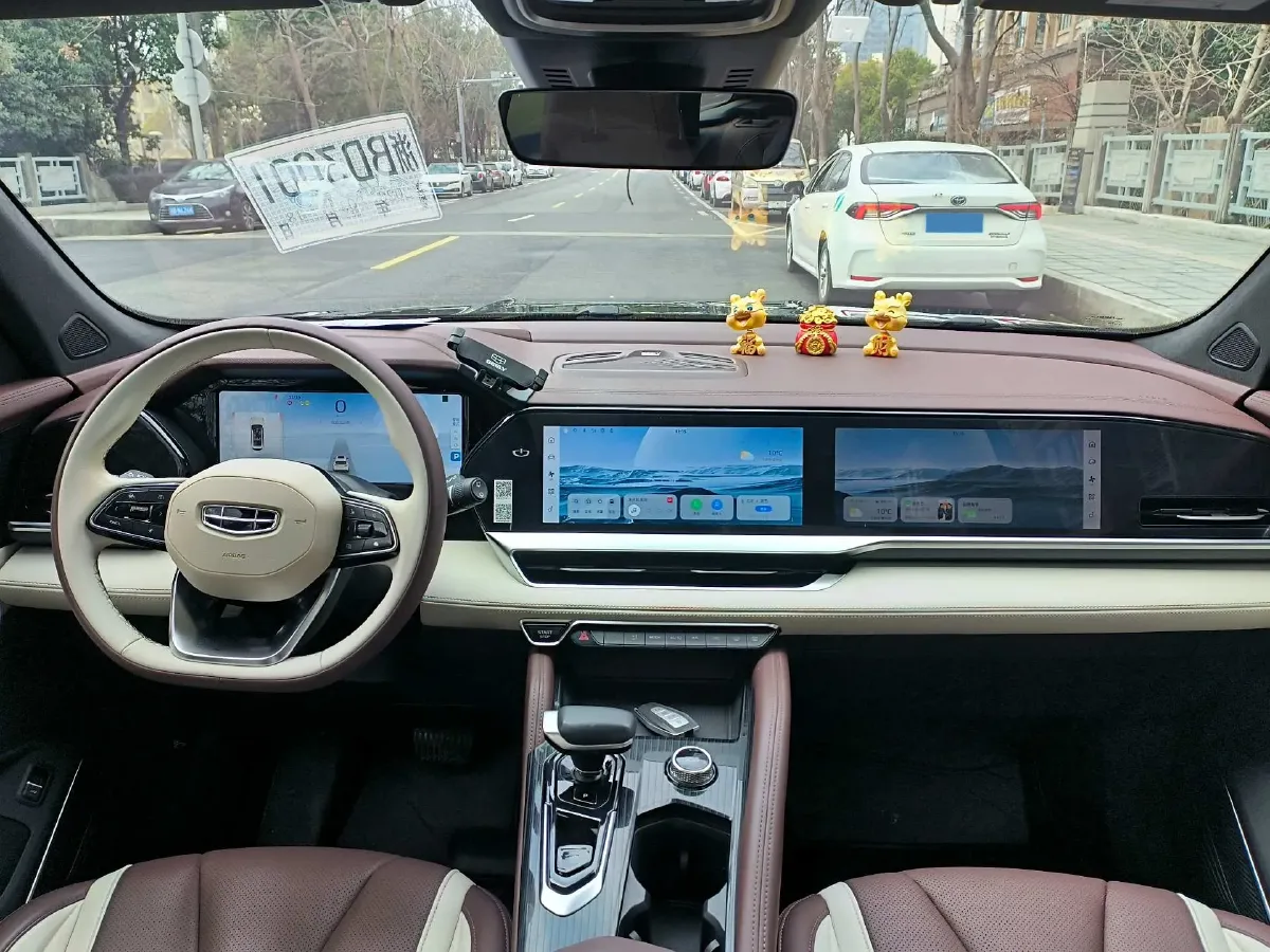 2021 Geely Monjaro 2.0T 218HP L4 7DCT,autocango,china used car exporter,china ev exporter,chinese used car exporter,chinese used ev exporter