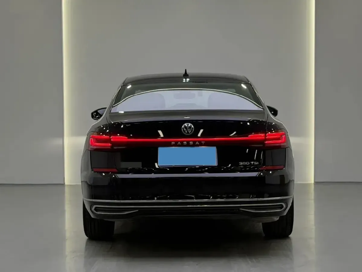 2024 Volkswagen Passat 2.0T 220HP L4 7DCT,autocango,china used car exporter,china ev exporter,chinese used car exporter,chinese used ev exporter