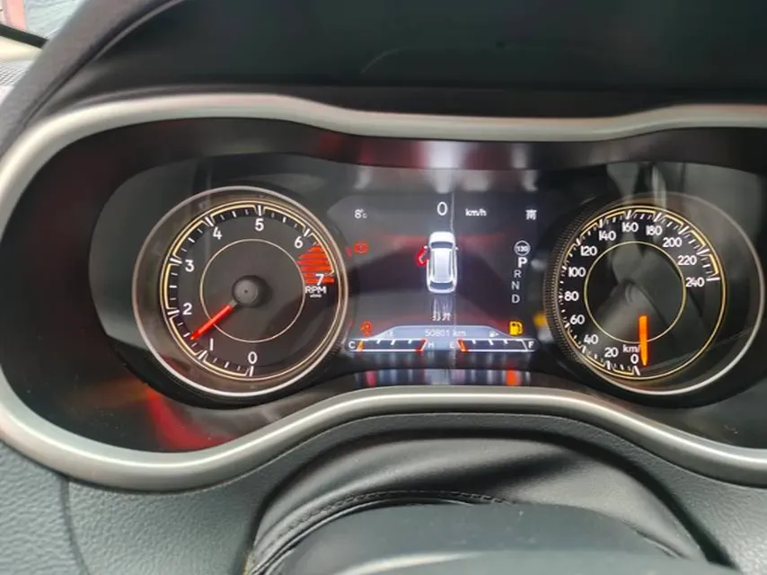 2020 Jeep Cherokee 2.0L 148HP L4 9AT,autocango,china used car exporter,china ev exporter,chinese used car exporter,chinese used ev exporter