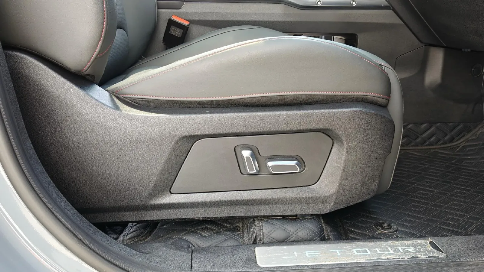 2023 Jetour Traveller 2.0T 254HP L4 7DCT,autocango,china used car exporter,china ev exporter,chinese used car exporter,chinese used ev exporter