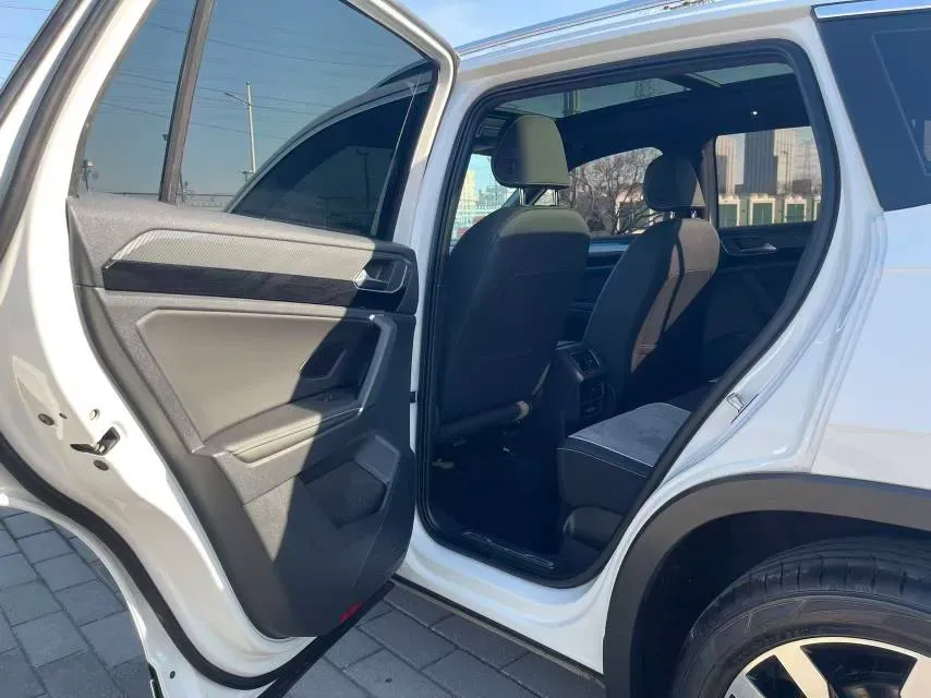 2021 Volkswagen Tayron 2.0T 220HP L4 7DCT,autocango,china used car exporter,china ev exporter,chinese used car exporter,chinese used ev exporter