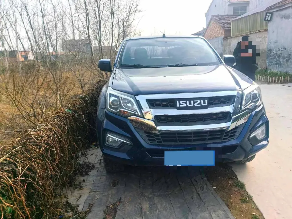 2022 Isuzu RE-MAX Jim 2.8T 120HP L4 5MT,autocango,china used car exporter,china ev exporter,chinese used car exporter,chinese used ev exporter