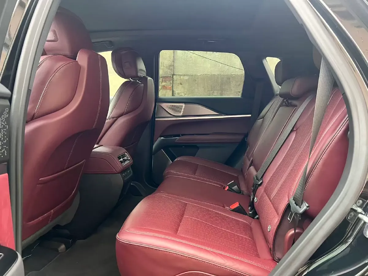 2025 Cadillac XT5 2.0T 237HP L4 9AT,autocango,china used car exporter,china ev exporter,chinese used car exporter,chinese used ev exporter