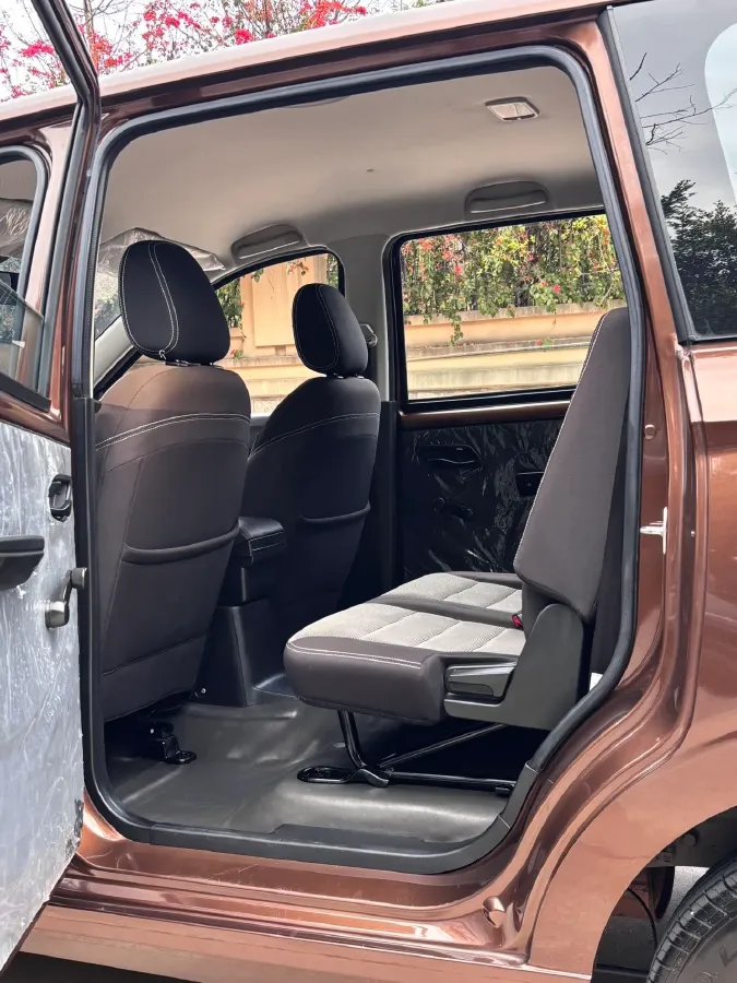 2019 WuLing HongGuang 1.5L 99HP L4 6MT,autocango,china used car exporter,china ev exporter,chinese used car exporter,chinese used ev exporter