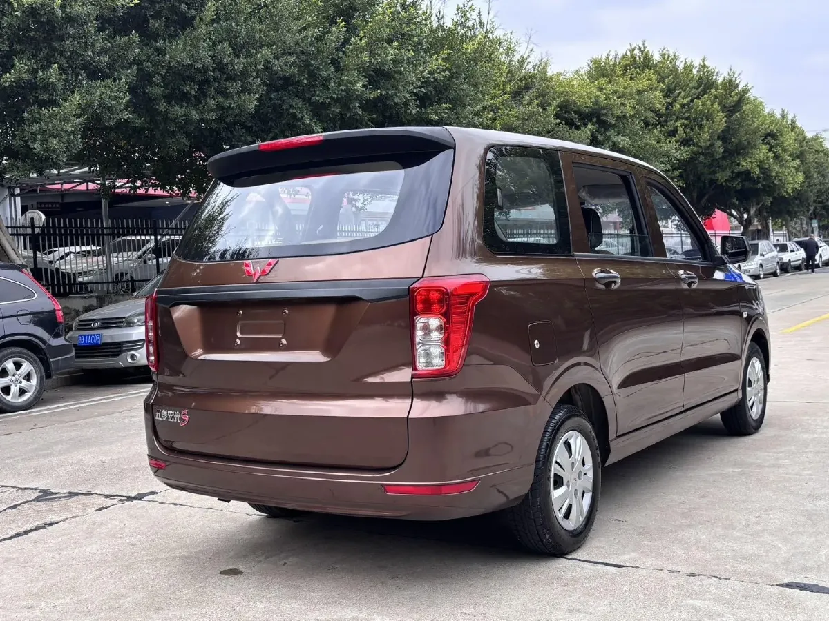 2019 WuLing HongGuang 1.5L 99HP L4 6MT,autocango,china used car exporter,china ev exporter,chinese used car exporter,chinese used ev exporter