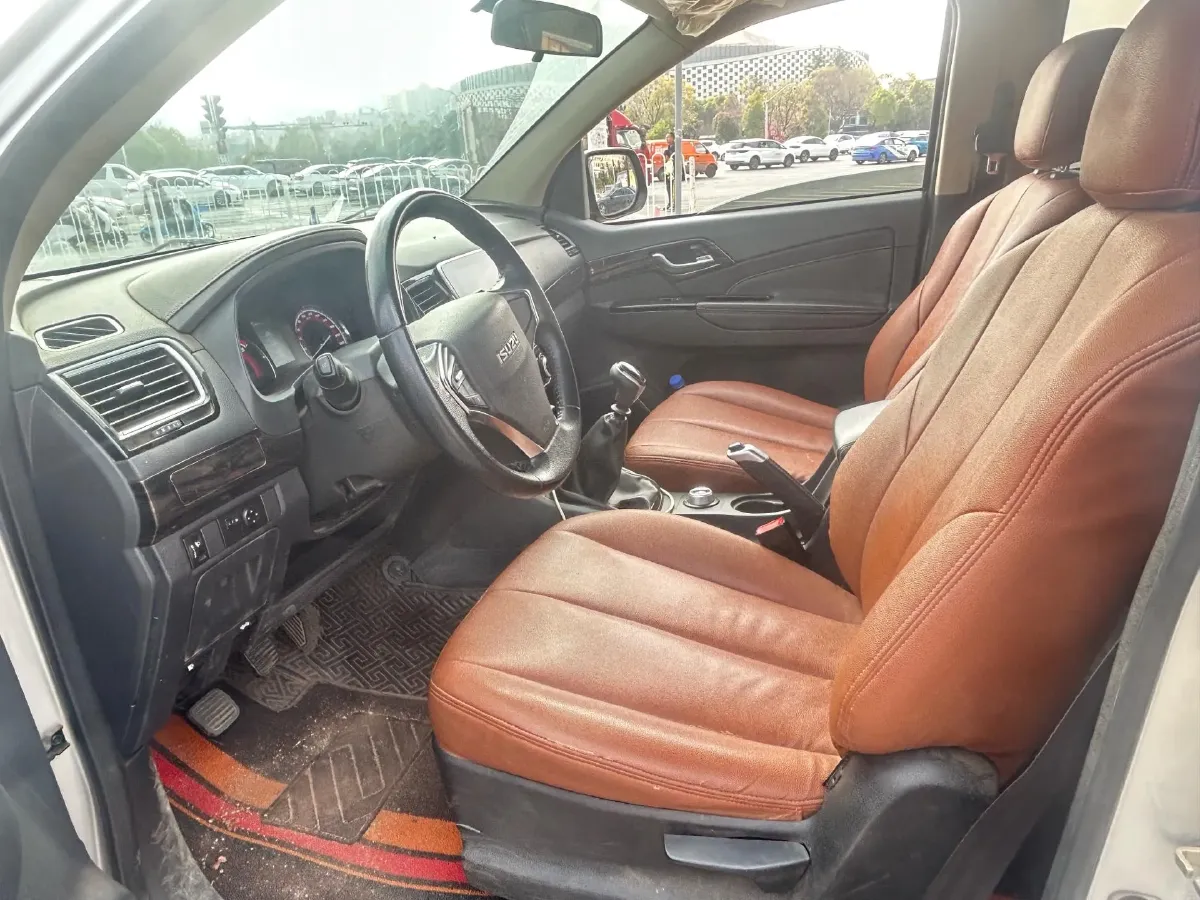 2020 Isuzu LingTuo 2.5T 150HP L4 6MT,autocango,china used car exporter,china ev exporter,chinese used car exporter,chinese used ev exporter