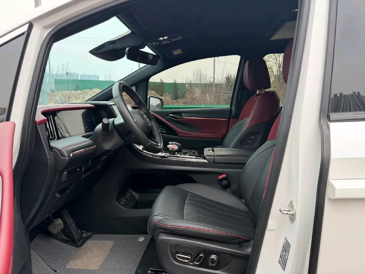 2024 GAC Trumpchi M8 2.0T 252HP L4 8AT,autocango,china used car exporter,china ev exporter,chinese used car exporter,chinese used ev exporter