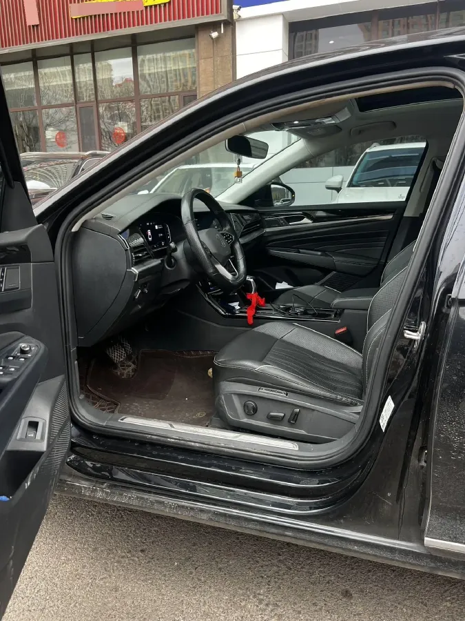 2022 Volkswagen Passat 2.0T 220HP L4 7DCT,autocango,china used car exporter,china ev exporter,chinese used car exporter,chinese used ev exporter